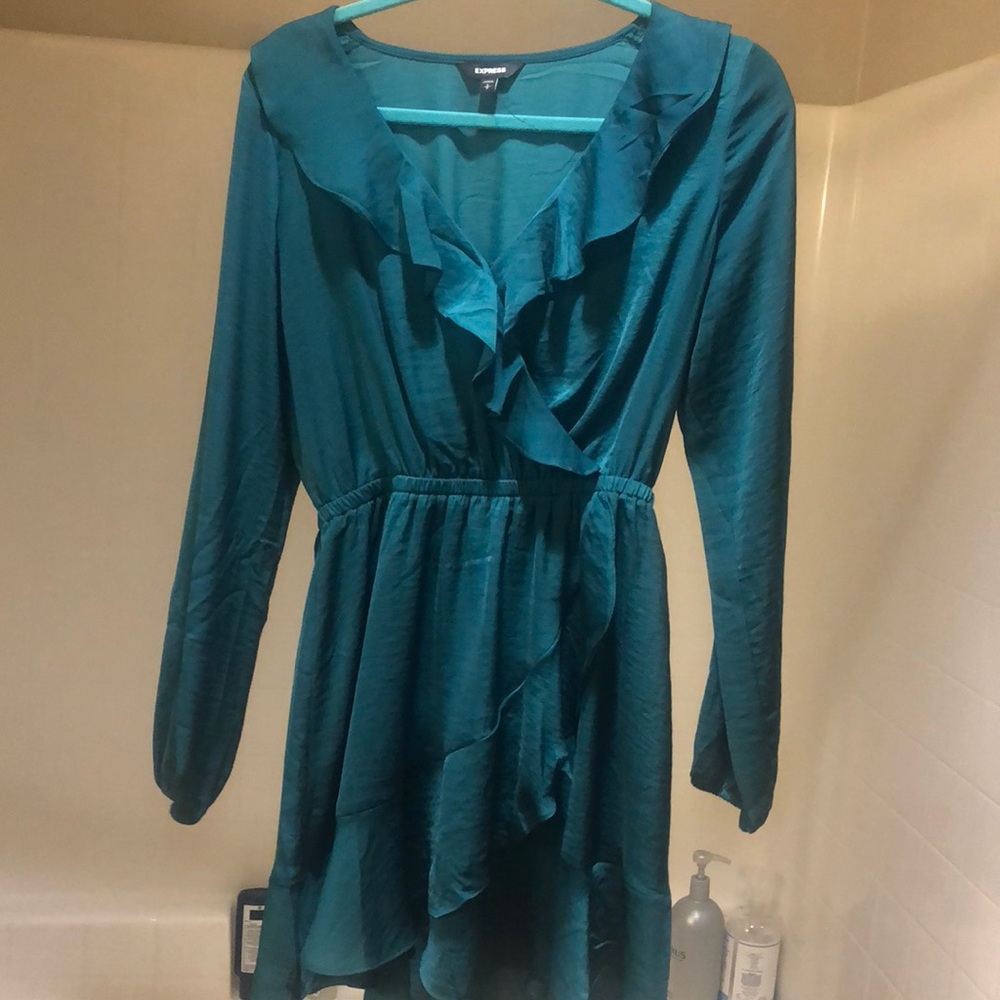 Gorgeous Express hunter green dress!